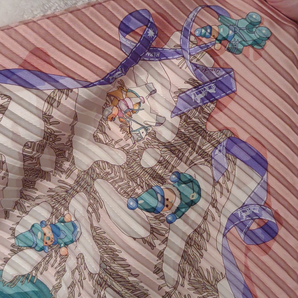 Hermes 'Noel au 24 Faubourg' Plisse Silk Christmas Scarf - Picture 3 of 9